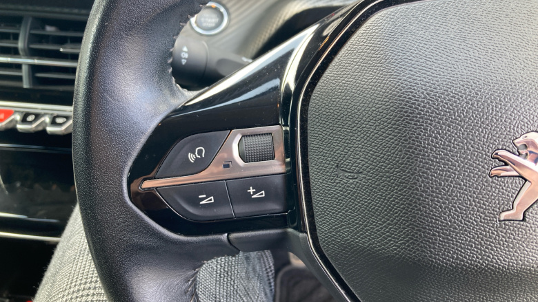 Peugeot 208 1.2 PureTech 100 Allure 5dr Petrol Hatchback